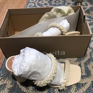 dolce vita NOEL Heels, Vanilla Pearls, Size 7.5 *NEVER WORN
